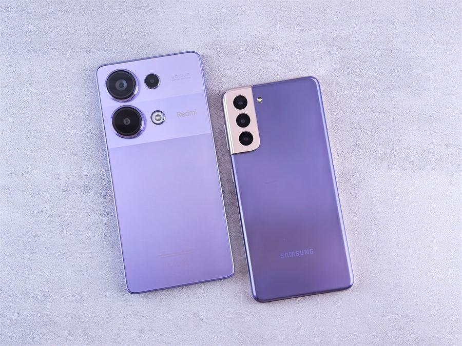 Side-by-side comparison of two smartphones
